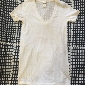V-neck tee